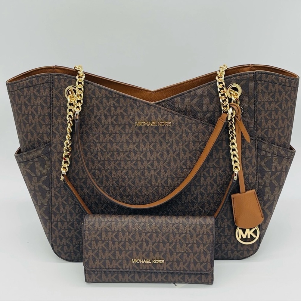 Michael Kors Large X Chain Shoulder Tote Bag &
Trifold Wallet - Picture 2 of 13
